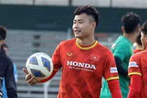 Đặng Văn Tới nguy cơ lỡ hẹn với SEA Games 31 vì chấn thương.