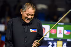 "Phù thủy" Efren Reyes đấu Nguyễn Thanh Tự khiến người hâm mộ thích thú.