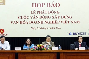 Quang cảnh buổi họp báo