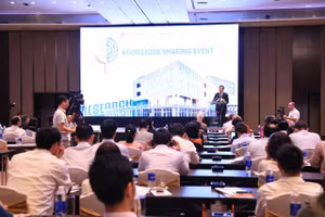 Thứ trưởng Bộ GD&ĐT Nguyễn Văn Phúc phát biểu khai mạc hội thảo