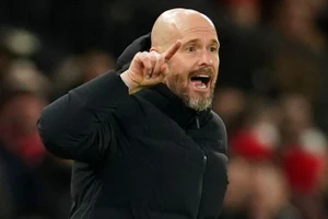 HLV Erik Ten Hag nhắm tiền đạo Brian Brobbey của CLB Ajax.