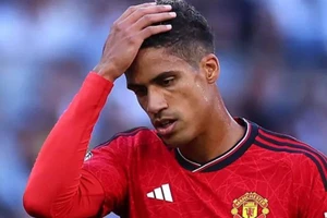 Raphael Varane không còn nằm trong kế hoạch mua sắm của MU.