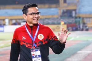 HLV Kiatisak hài lòng với trận thắng Khánh Hòa.