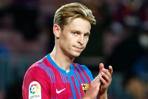 De Jong có cơ hội lớn gia nhập Man United.