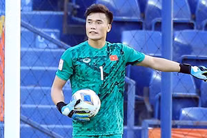 Bùi Tiến Dũng nhận được sự quan tâm lớn từ HLV Kim Sang-sik.