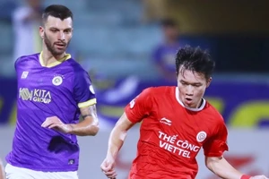 Hoàng Đức góp công giúp Thể Công - Viettel hạ Hà Nội FC ở vòng 17 V-League.