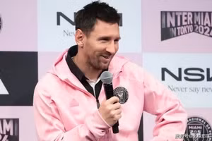 Messi tiến cử HLV Marcelo Gallardo thay thế Xavi dẫn dắt Barca.