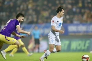 Nam Định thắng sát nút Hà Nội FC ở vòng 11 V-League.