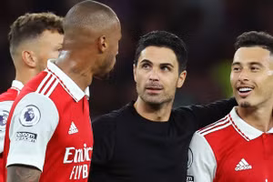 Arsenal nhắm Alexander Isak và Michael Olise ở kỳ chuyển nhượng mùa hè.