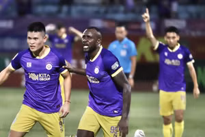 Hà Nội FC thắng cách biệt Hoàng Anh Gia Lai.