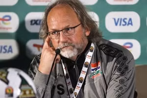 HLV Tom Saintfiet tự tin đánh bại tuyển Việt Nam.