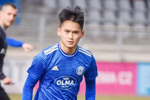 Tiền vệ Việt kiều Nguyễn An Khánh chưa có cơ hội thi đấu cho U23 Việt Nam.