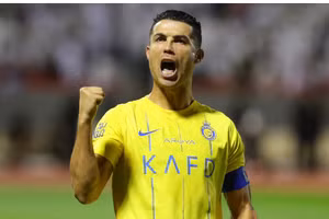 Ronaldo thúc giục Al Nassr mua Bruno Fernandes.