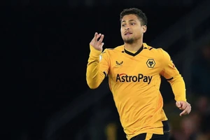 Tiền vệ Joao Gomes của Wolves lọt tầm ngắm của MU.