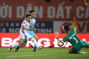 Nam Định FC thắng ấn tượng Hải Phòng ở vòng 9 V-League.