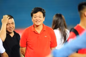 Chủ tịch CLB Hải Phòng chưa hài lòng về công nghệ VAR ở V-League.