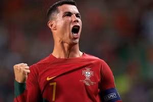 Cristiano Ronaldo được HLV ĐT Bồ Đào Nha ngợi khen.