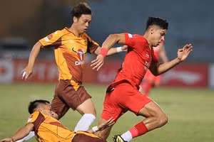 Hoàng Anh Gia Lai tiếp đón Nam Định trên sân nhà ở vòng 18 V-League. 