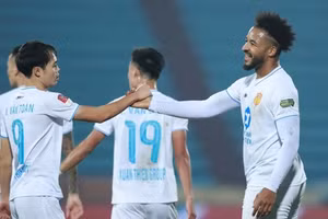 Rafaelson Bezerra Fernandes đoạt giải thưởng cầu thủ xuất sắc nhất tháng 12 V-League.