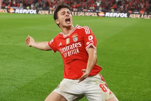 Joao Neves của Benfica lọt tầm ngắm của MU.