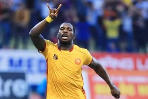 Rimario vắng mặt ở vòng 12 V-League vì thẻ phạt.