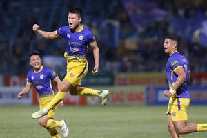 Hà Nội FC thử việc ngoại binh Luxembourg.