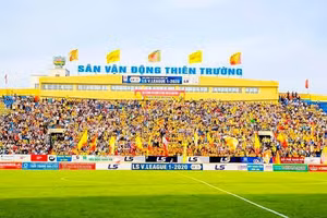 Sân Thiên Trường mở cửa tự do ở vòng 25 V-League.