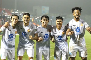 Nam Định có cơ hội lớn vô địch V-League 2023/24.