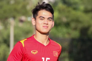 Văn Khang đủ tuổi dự U23 châu Á 2024.