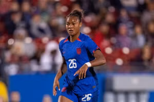 Cầu thủ gốc Việt Jaedyn Shaw tỏa sáng tại xứ Cờ hoa.