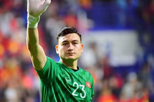 Đặng Văn Lâm đang nhận lương rất cao ở Bình Định.