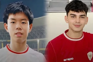 Mathew Baker và Lucas Raphael tranh tài tại giải Đông Nam Á trong màu áo U16 Indonesia.