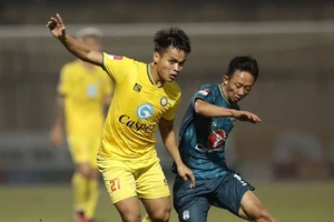 Hoàng Anh Gia Lai để Thanh Hóa cầm hòa ở vòng 22 V-League.