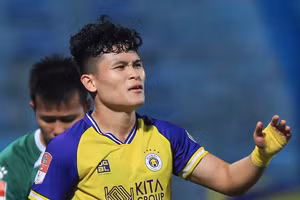 Tuấn Hải chấn thương nặng ở vòng 13 V-League.