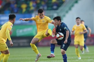 Hoàng Anh Gia Lai hòa đáng tiếc Quảng Nam ở vòng 15 V-League…