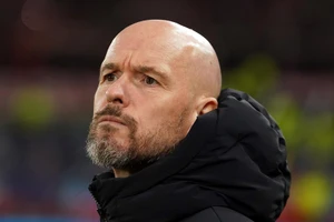 Erik ten Hag được câu lạc bộ Ajax quan tâm.