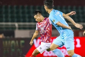  Nam Định cầm hòa TP HCM vòng 23 V-League.