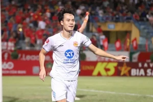 Nam Định FC thua đáng tiếc Thể Công Viettel trên sân Hàng Đẫy.