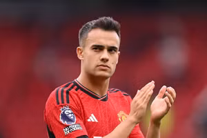 Sergio Reguilon chia tay Man United trở lại Tottenham.