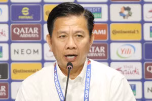 HLV Hoàng Anh Tuấn tự tin trước vòng tứ kết.