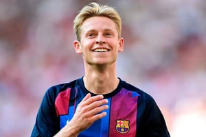 Frenkie De Jong của Barca lọt tầm ngắm của MU.