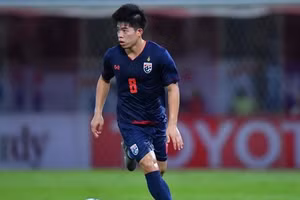 Ekanit Panya và Jonathan Khemdee không được lên tuyển Thái Lan.