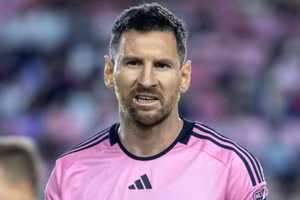 Messi hiện vẫn đang làm bạn với chấn thương.