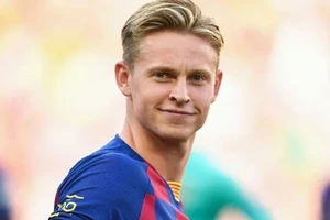 De Jong và loạt ngôi sao được đồn đoán sắp rời Barca.