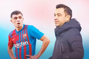 Pedri và huấn luyện viên Xavi chuẩn bị rời Barca.