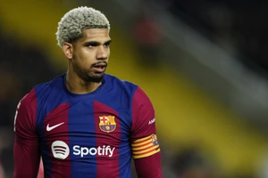 Ronald Araujo được đồn đoán sắp rời Barca.