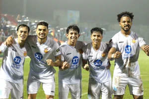 Nam Định tổn thất lực lượng ở vòng 24 V-League.