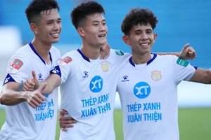 Nam Định sở hữu hàng thủ tệ thứ 2 V-League.