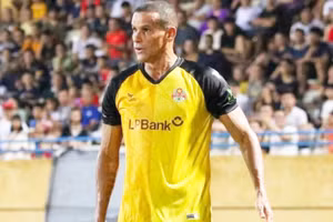 Huyền thoại Rivaldo đánh giá cao sự phát triển của bóng đá Việt Nam.