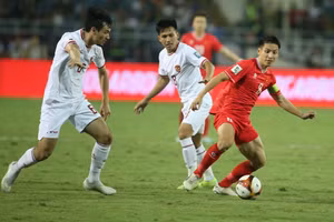 Bóng đá Việt Nam sa sút nghiêm trọng thời huấn luyện viên Troussier.